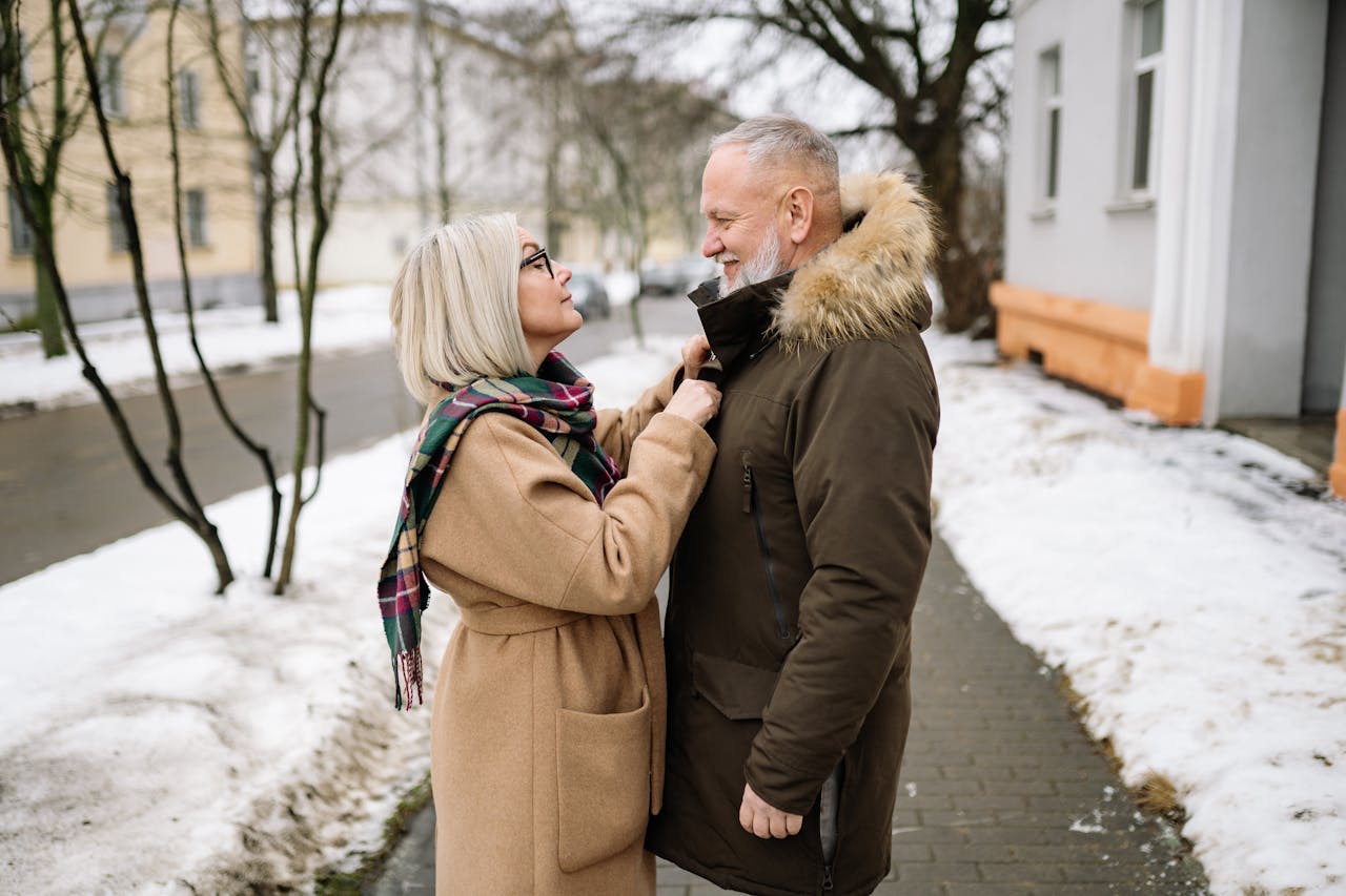 Couple de 50 ans se demandant comment préparer leur retraite